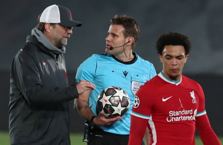 桑托斯的防 桑托斯的防