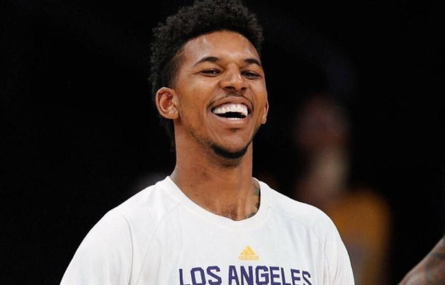 手在油漆区 手在油漆区